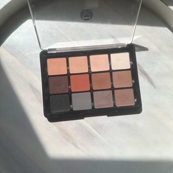 Viseart Neutral Mattes 01 Palette - MUA RETIREMENT SALE!! - Picture 7 of 8